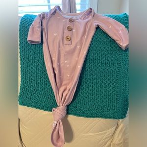 Caden Lane heart knotted gown and hat